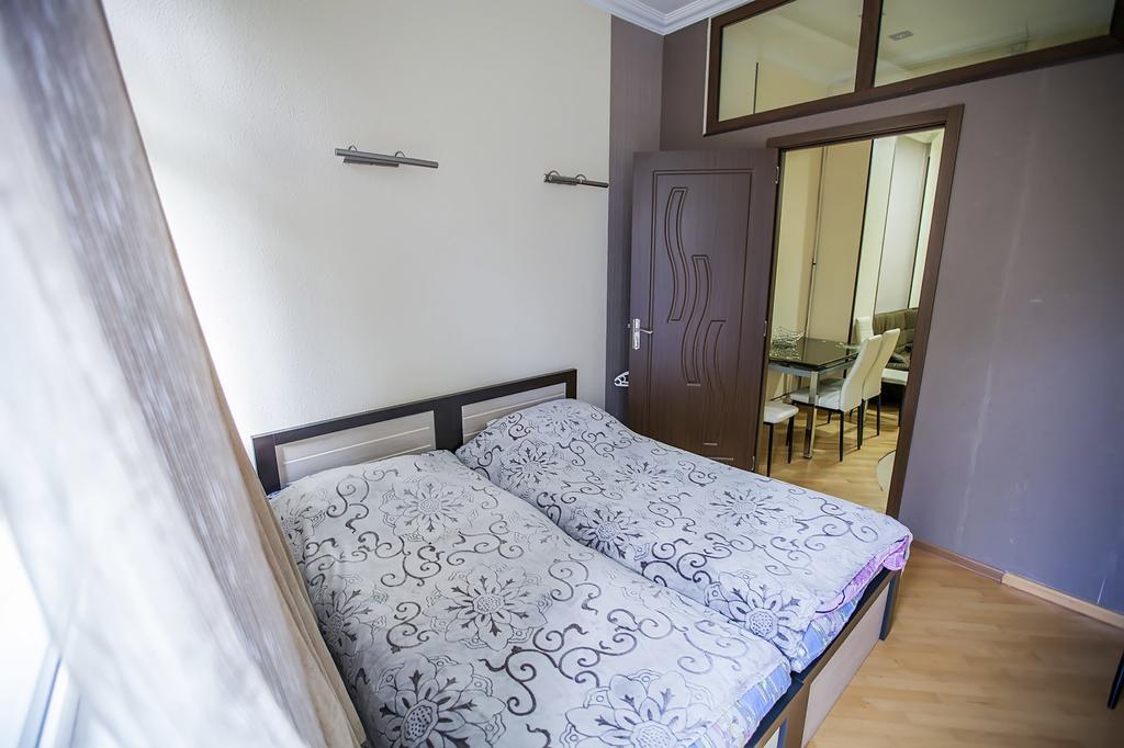 Sweet Home Apartment Тбилиси Стая снимка